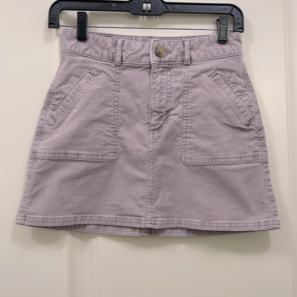 American Eagle corduroy skirt in soft purple/lavender color.